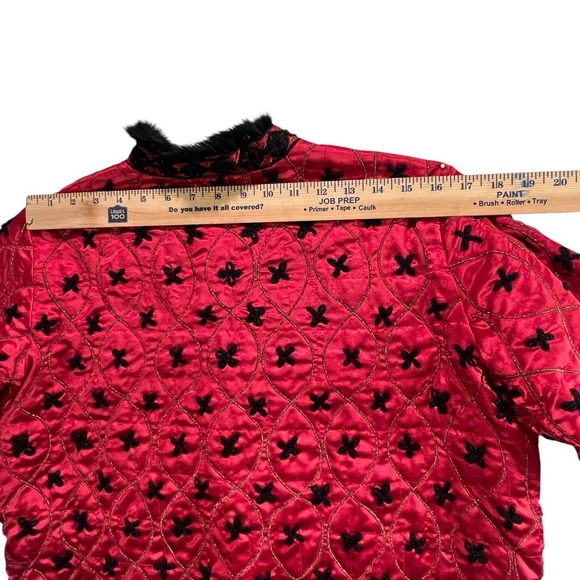 Vtg Red Satin Quilted Jacket Blk Trim L Maximalist Retro Glam Holiday Statement - Picture 11 of 12